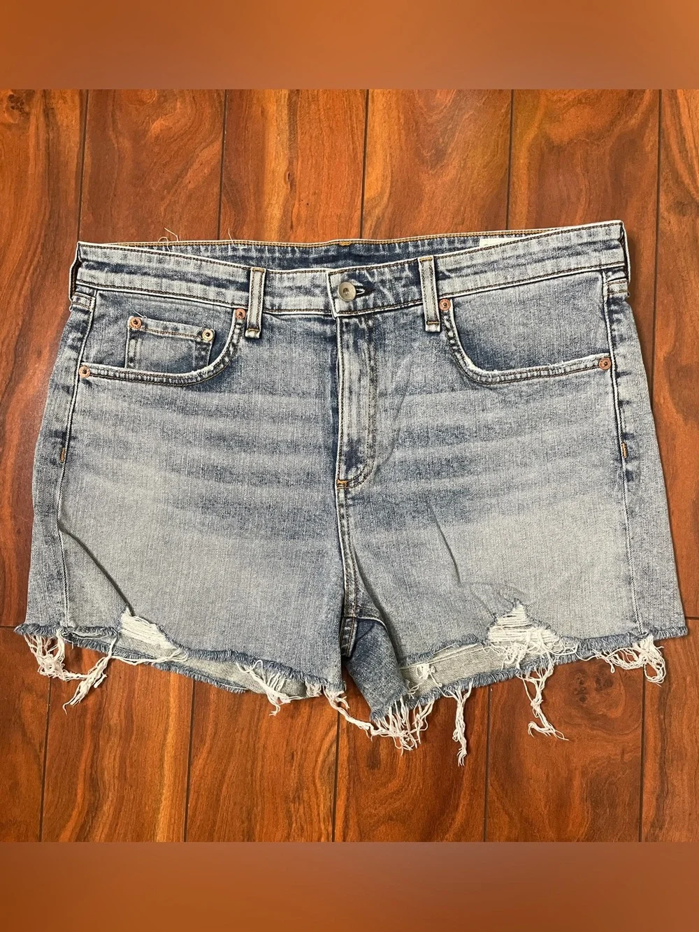 rag & bone Dre Low Rise Short in Stella